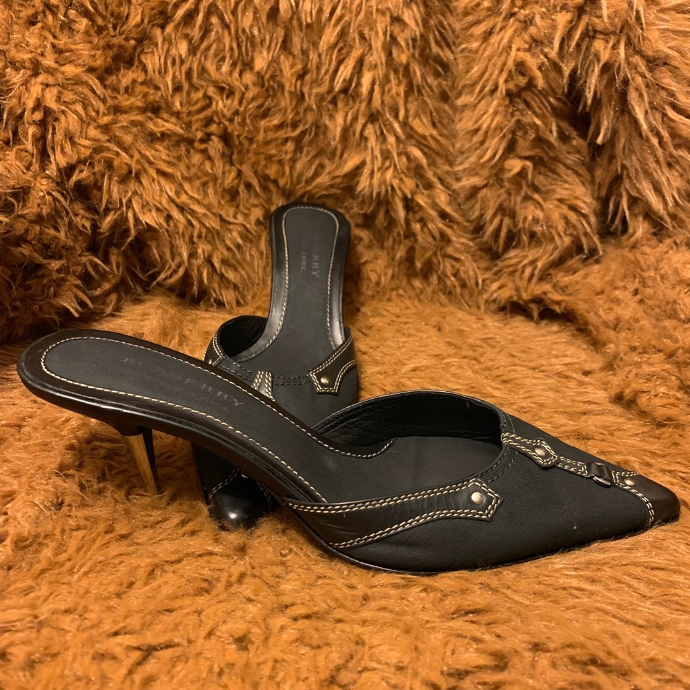 ❌Sold❌Burberry Slip On Sandal